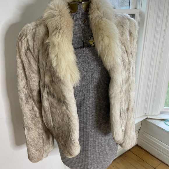 Gorgeous rabbit fur coat white gray - Picture 8 of 13